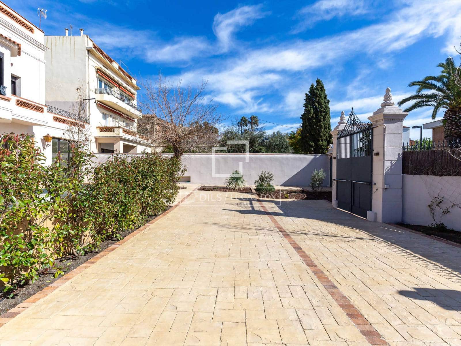 5 bedroom Villa for sale in Sant Just Desvern with pool garage - € 3,275,000 (Ref: 9631395)