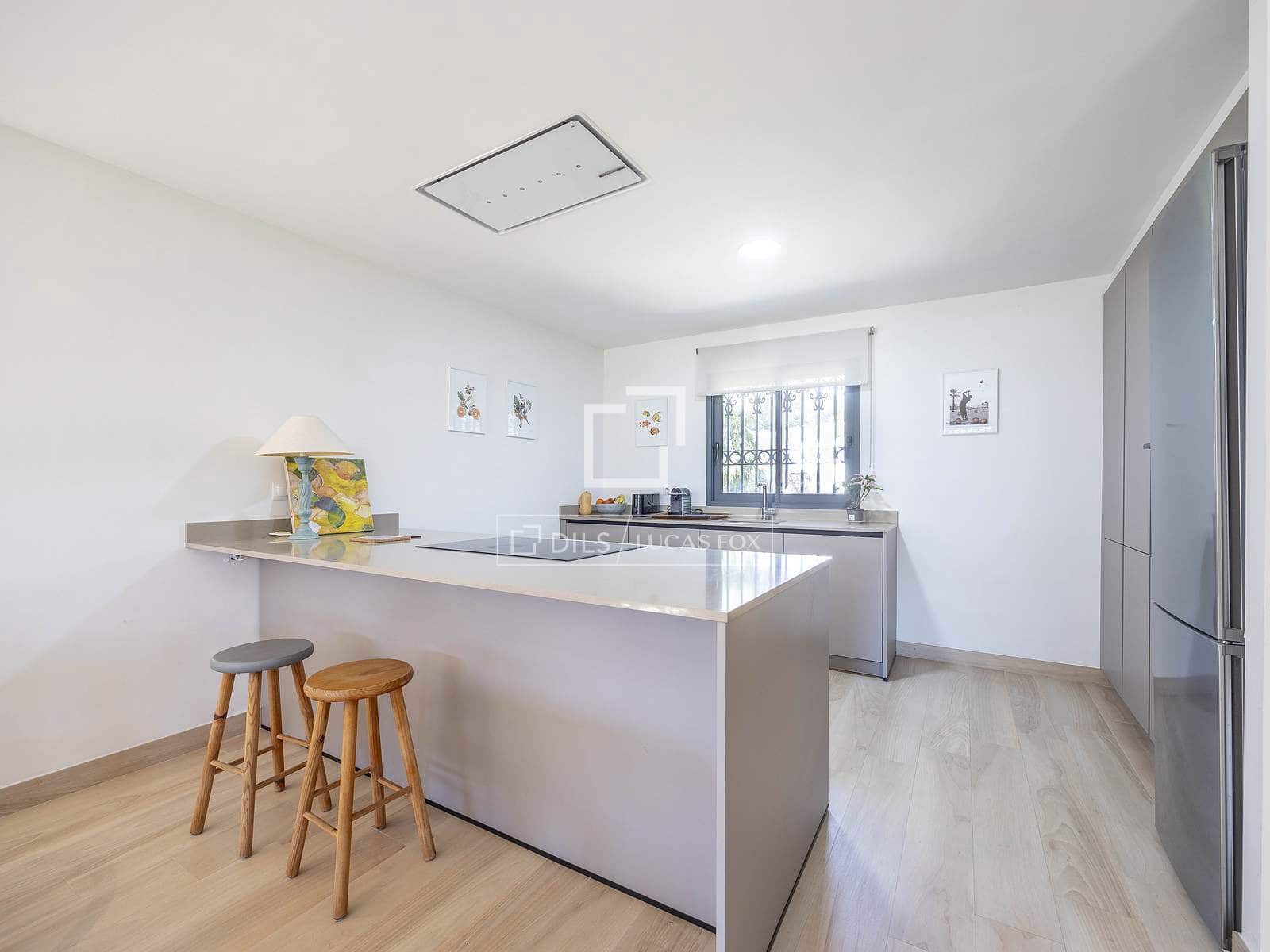 4 sovrum Villa till salu i Godella med pool garage - 940 000 € (Ref: 9631397)