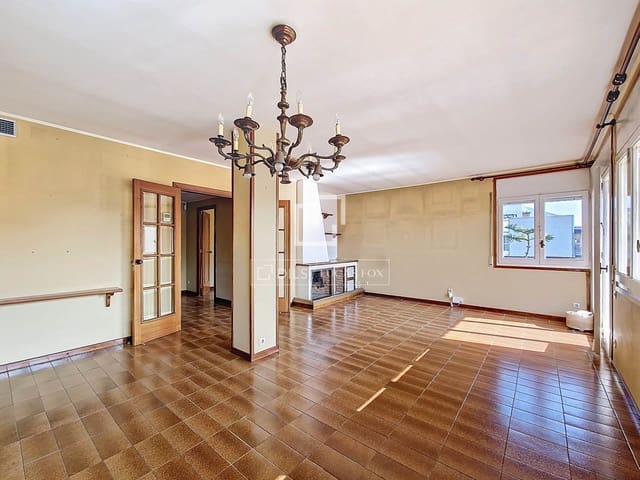 6 quarto Apartamento para venda em Vilanova i la Geltrú - 550 000 € (Ref: 9631803)