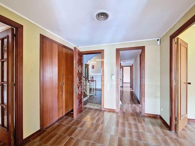 6 quarto Apartamento para venda em Vilanova i la Geltrú - 550 000 € (Ref: 9631803)