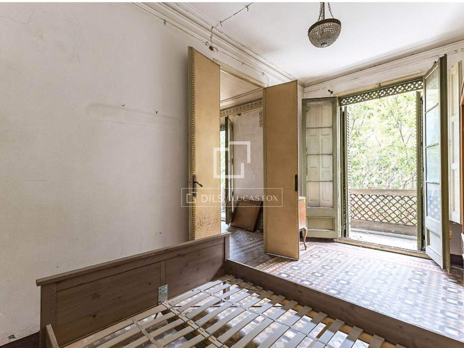 4 bedroom Apartment for sale in Barcelona city - € 950,000 (Ref: 9631804)