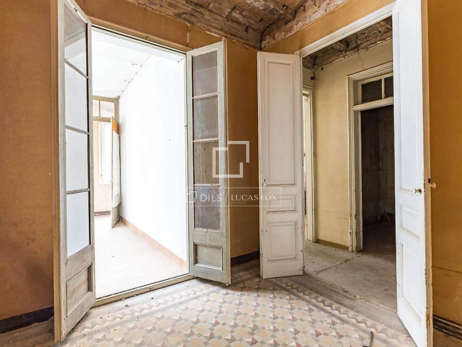 4 bedroom Apartment for sale in Barcelona city - € 950,000 (Ref: 9631804)