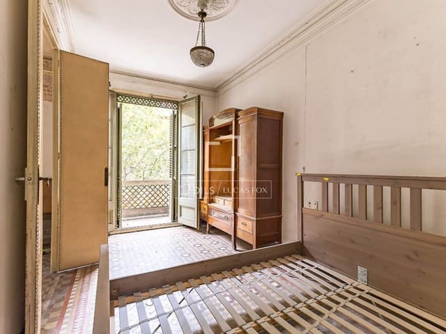 4 bedroom Apartment for sale in Barcelona city - € 950,000 (Ref: 9631804)