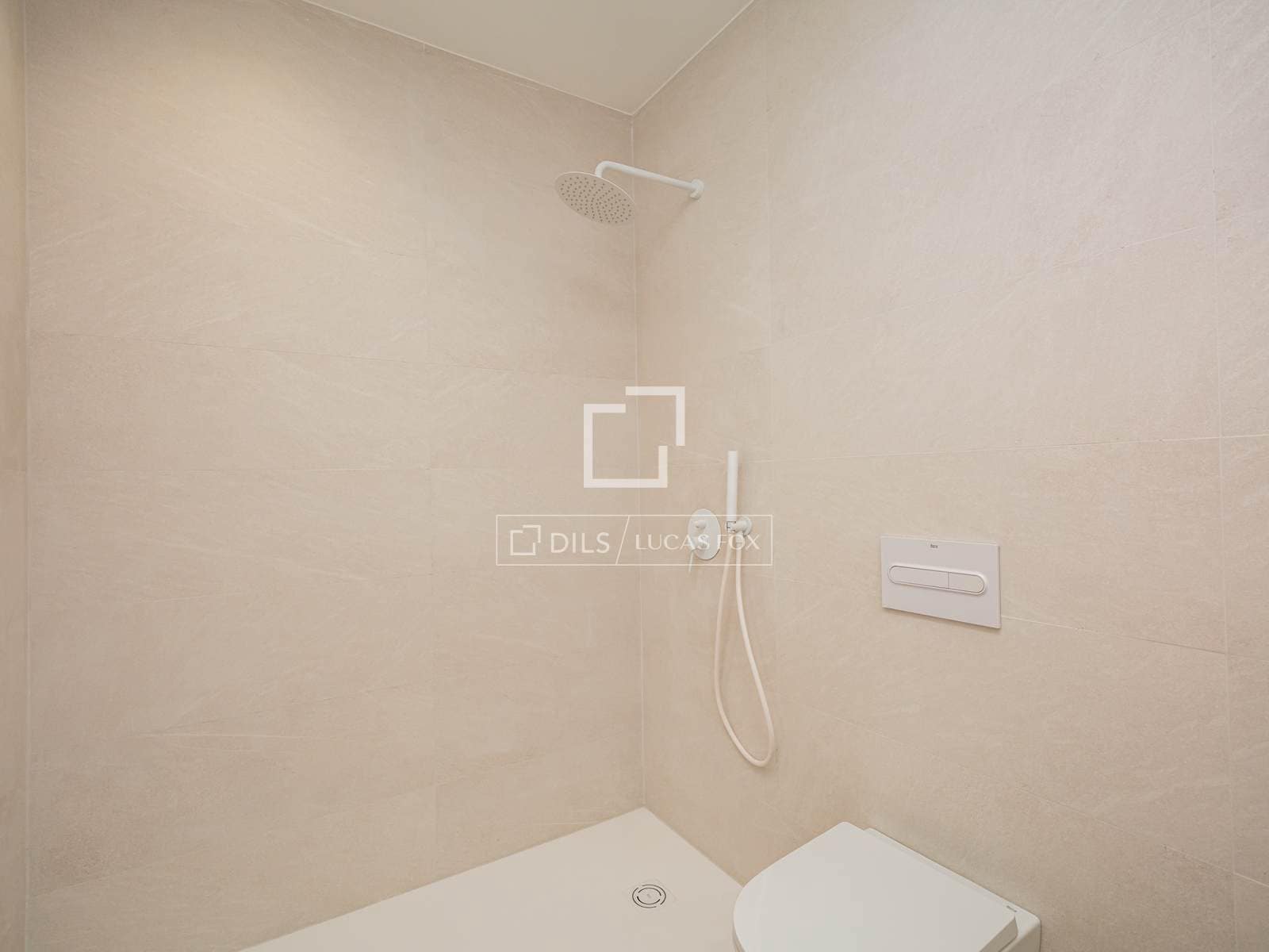 4 soveværelse Lejlighed til salg i Madrid by - € 1.685.000 (Ref: 9631805)