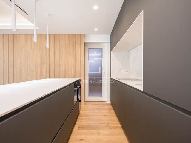 4 soveværelse Lejlighed til salg i Rios Rosas, Madrid by - € 1.685.000 (Ref: 9631805)