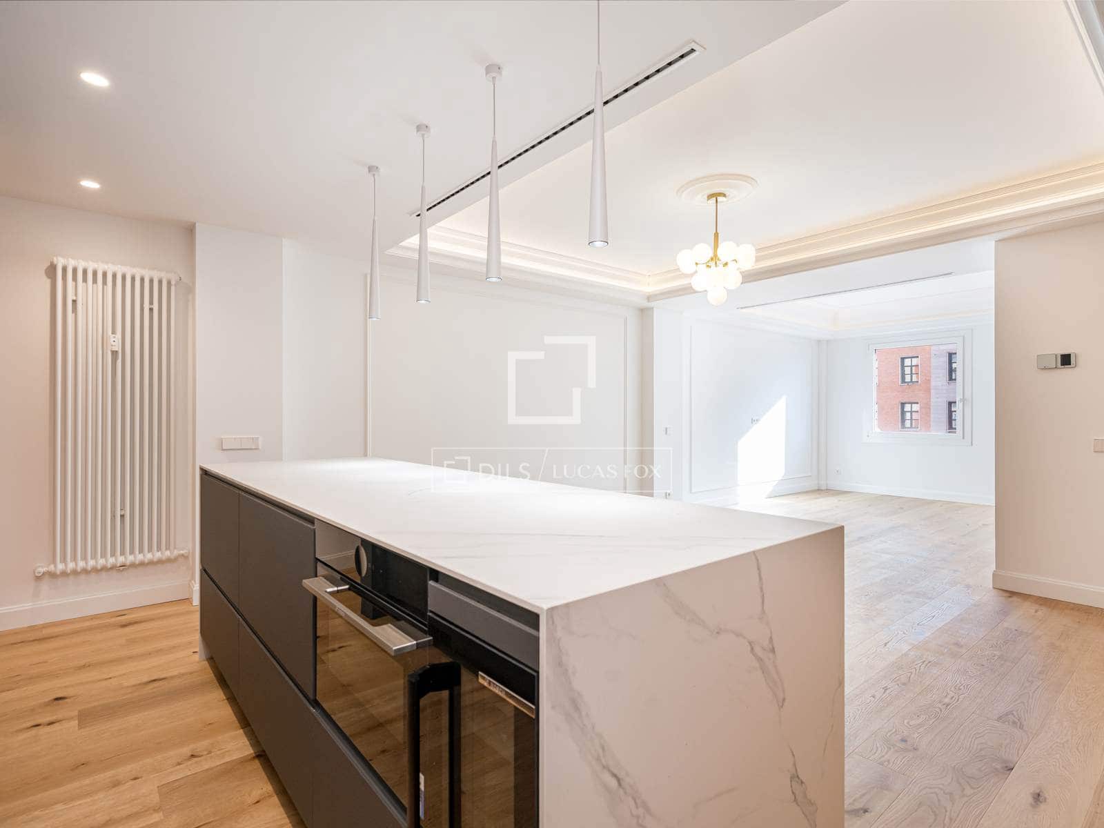 4 soveværelse Lejlighed til salg i Madrid by - € 1.685.000 (Ref: 9631805)