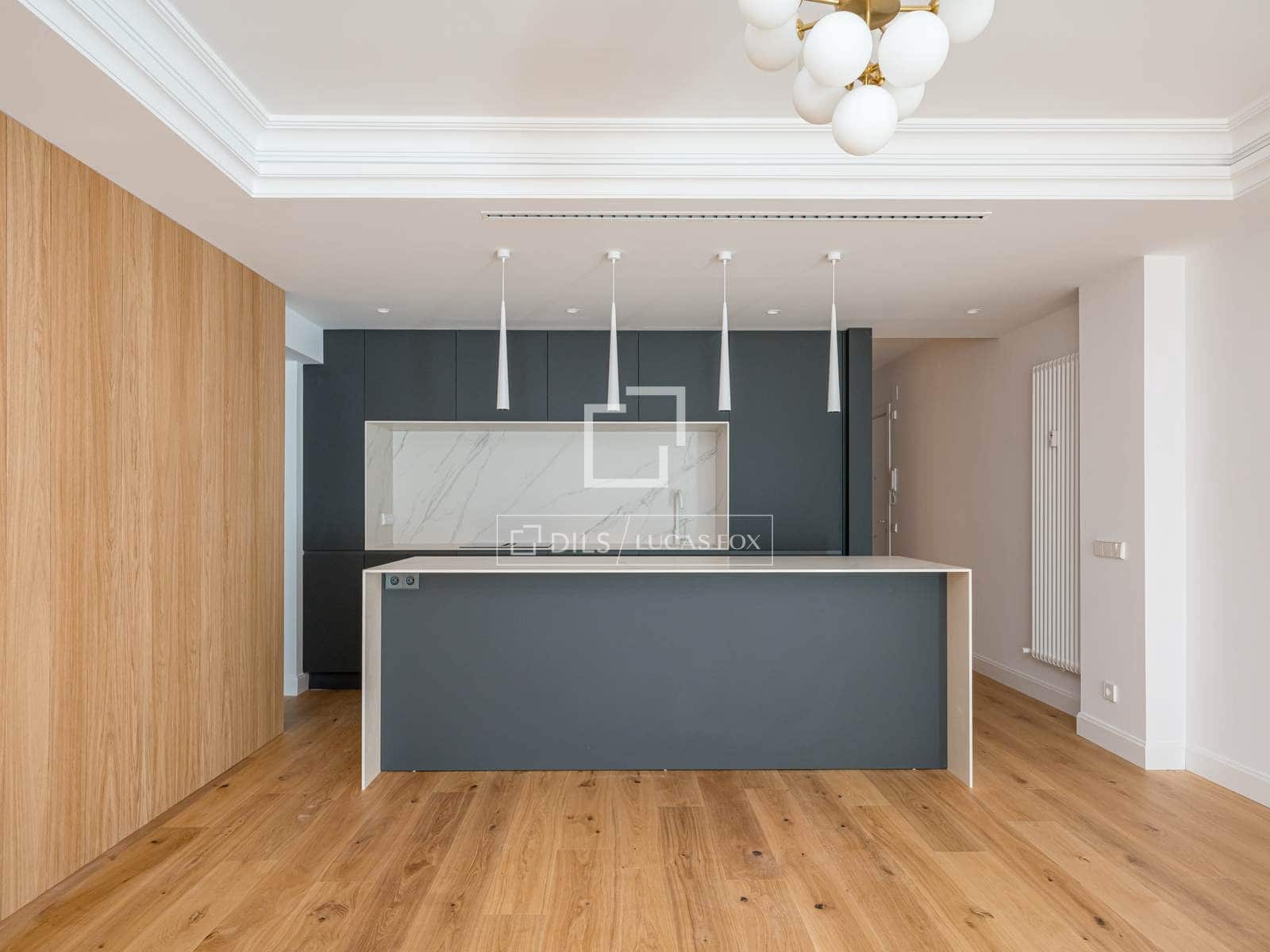 4 soveværelse Lejlighed til salg i Madrid by - € 1.685.000 (Ref: 9631805)