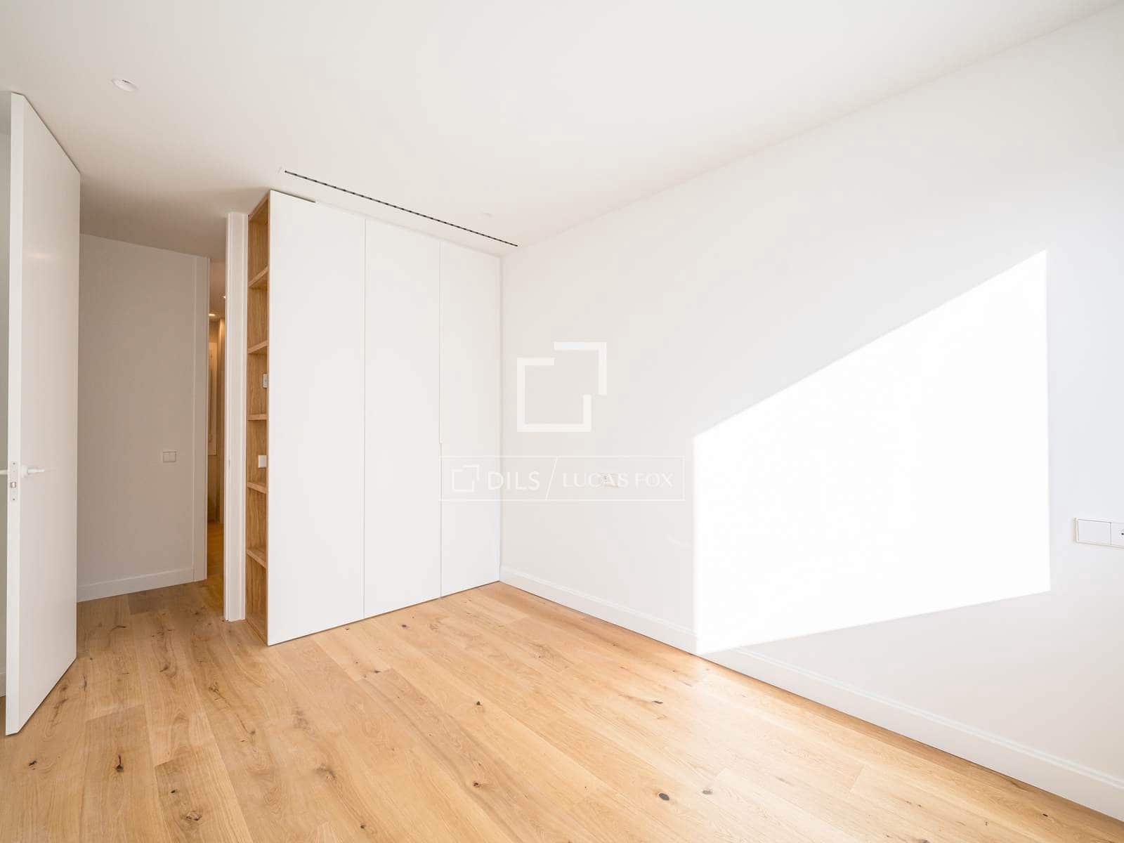 4 soveværelse Lejlighed til salg i Madrid by - € 1.685.000 (Ref: 9631805)