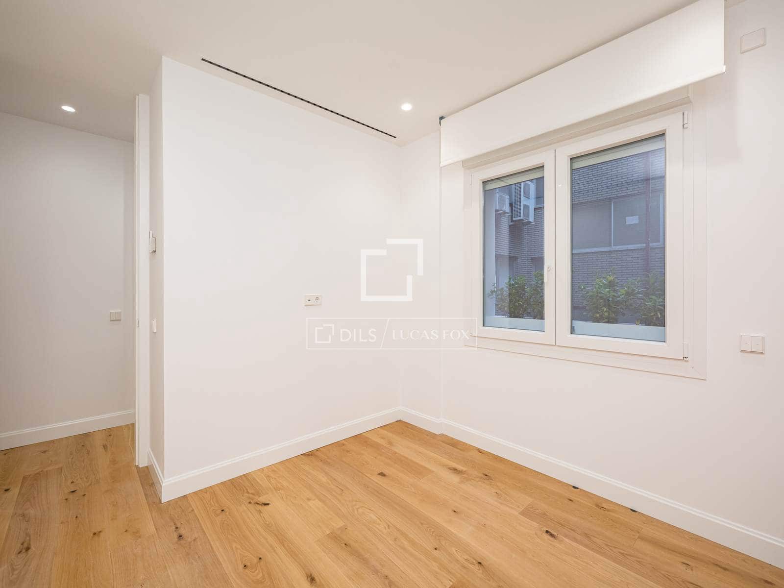 4 soveværelse Lejlighed til salg i Madrid by - € 1.685.000 (Ref: 9631805)