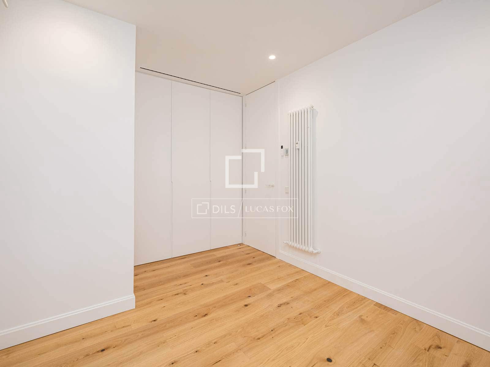 4 soveværelse Lejlighed til salg i Madrid by - € 1.685.000 (Ref: 9631805)