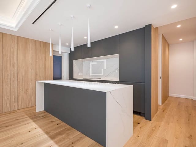 4 soveværelse Lejlighed til salg i Rios Rosas, Madrid by - € 1.685.000 (Ref: 9631805)