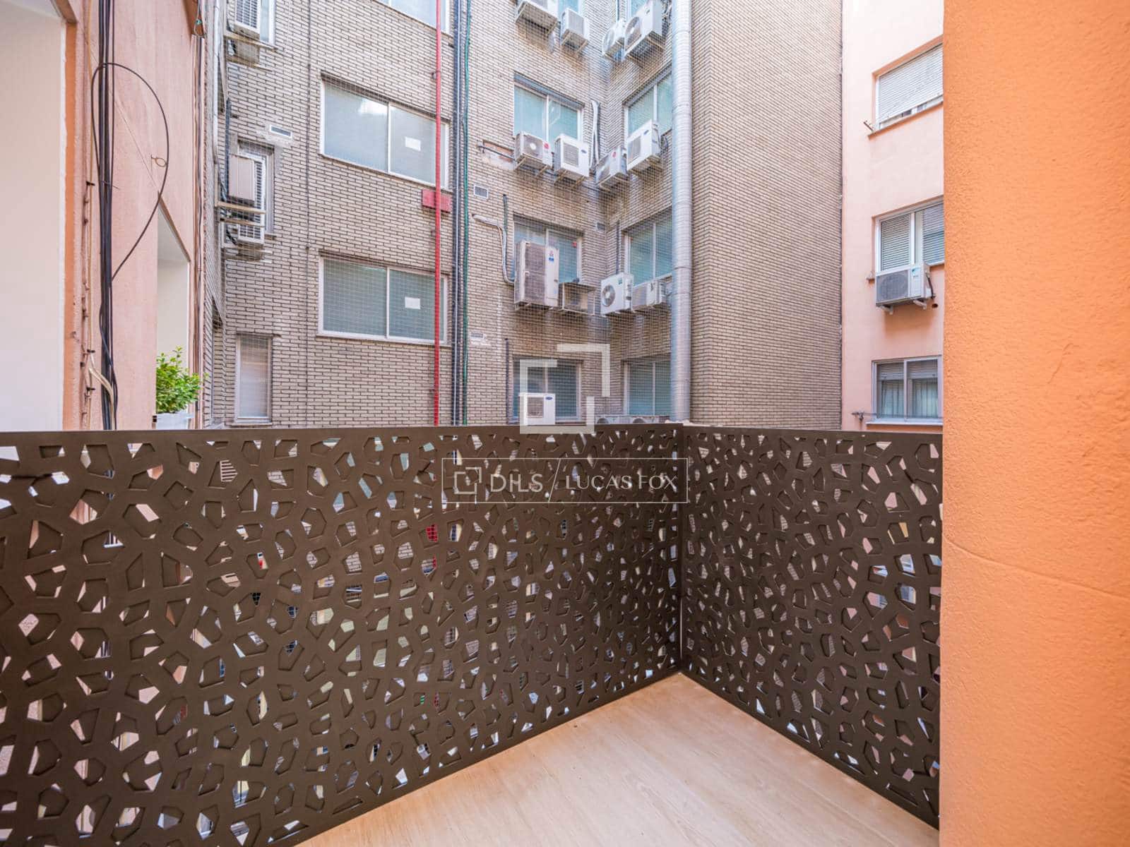 4 soveværelse Lejlighed til salg i Madrid by - € 1.685.000 (Ref: 9631805)