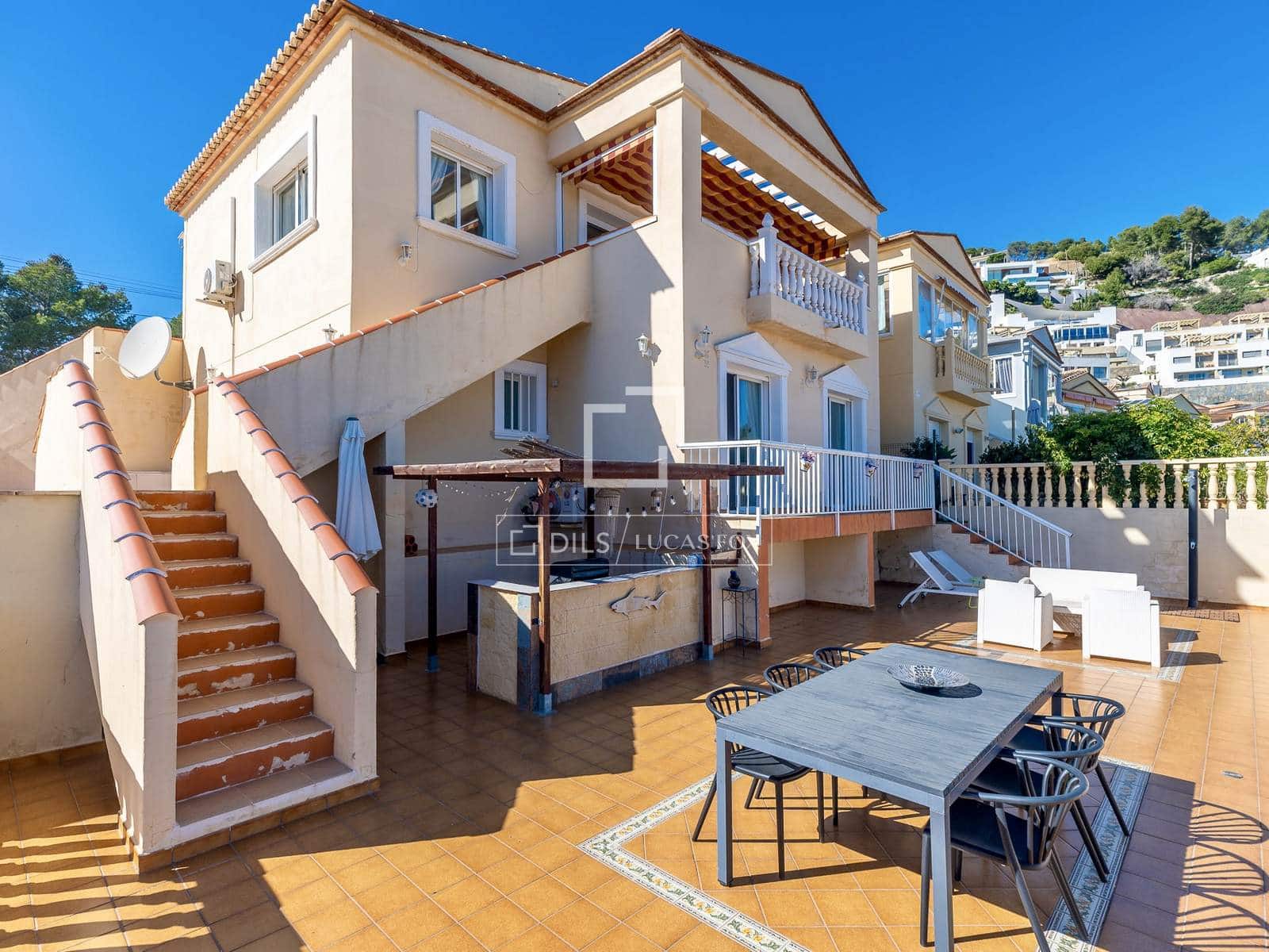 3 slaapkamer Villa te koop in Calpe / Calp met zwembad garage - € 445.000 (Ref: 9632775)