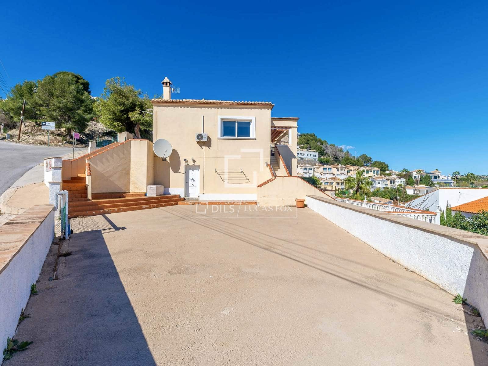 3 slaapkamer Villa te koop in Calpe / Calp met zwembad garage - € 445.000 (Ref: 9632775)