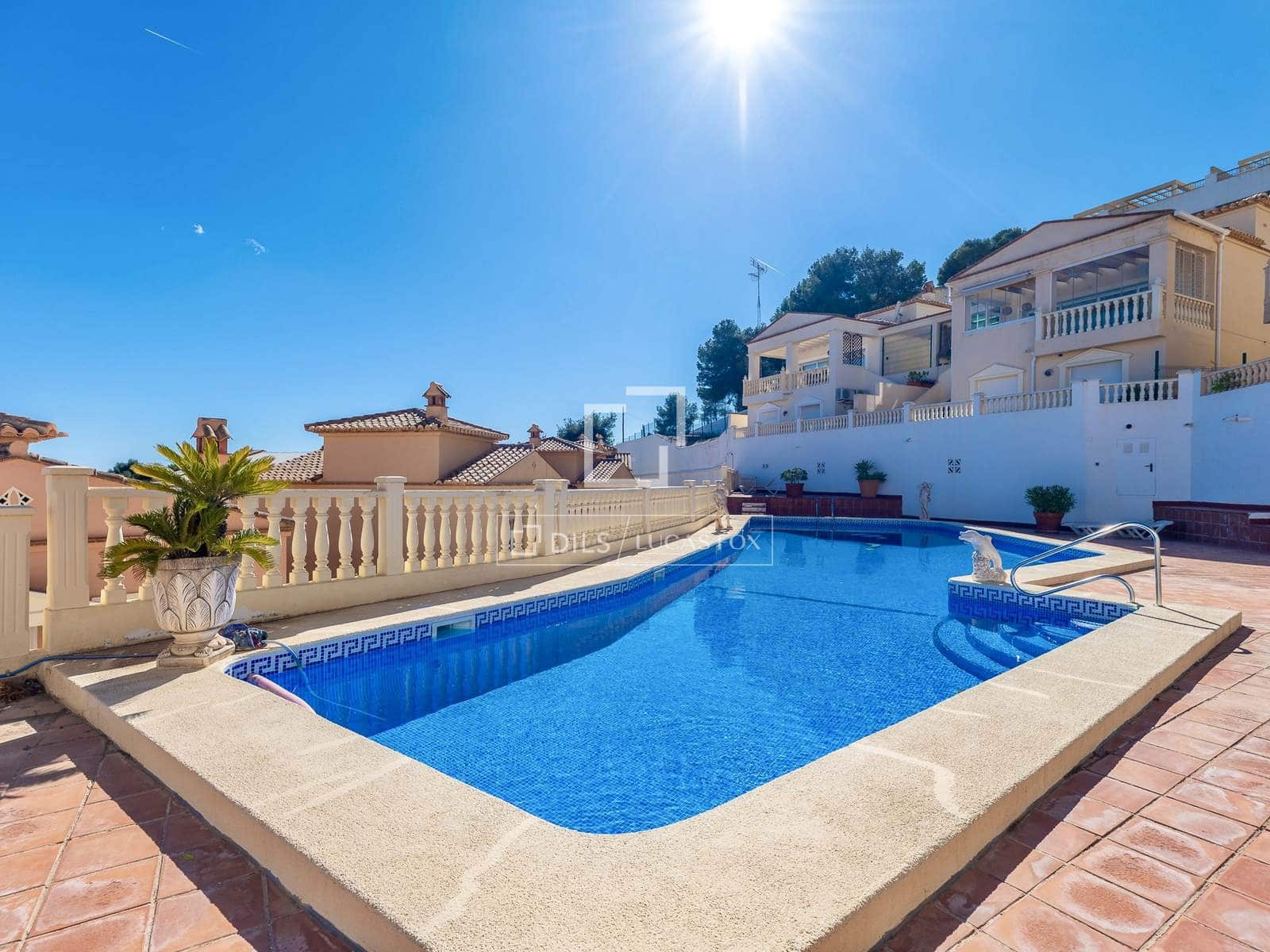 3 slaapkamer Villa te koop in Calpe / Calp met zwembad garage - € 445.000 (Ref: 9632775)