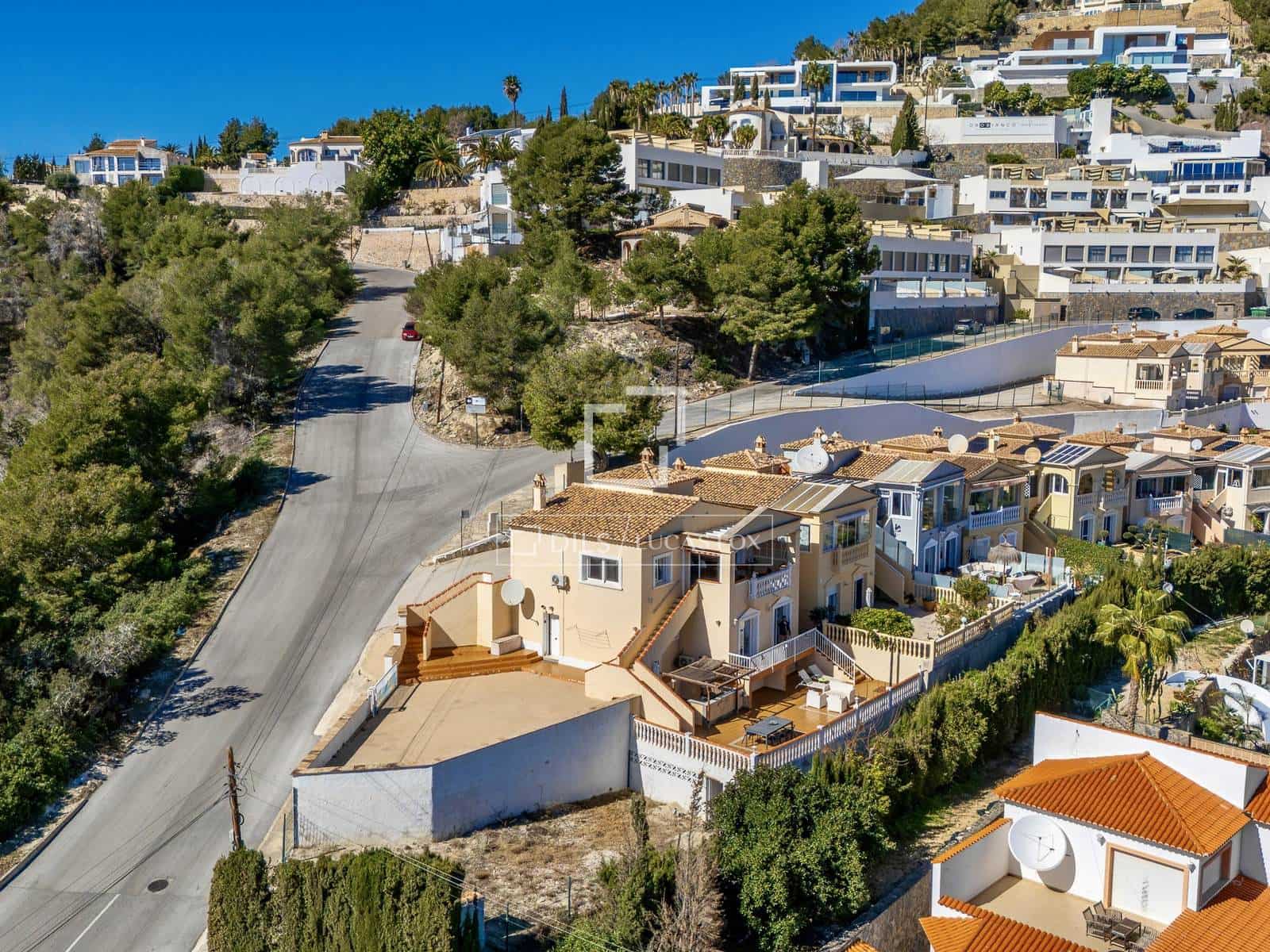 3 slaapkamer Villa te koop in Calpe / Calp met zwembad garage - € 445.000 (Ref: 9632775)