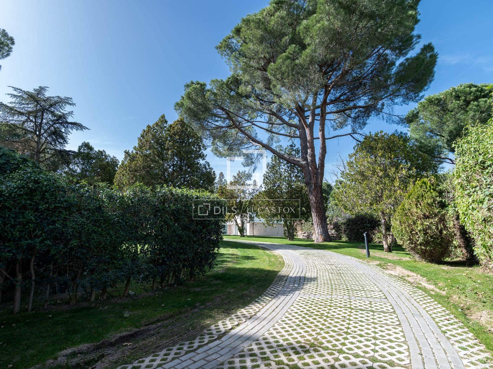 Willa na sprzedaż w Alcobendas z basenem garażem - 22 500 000 € (Ref: 9632777)