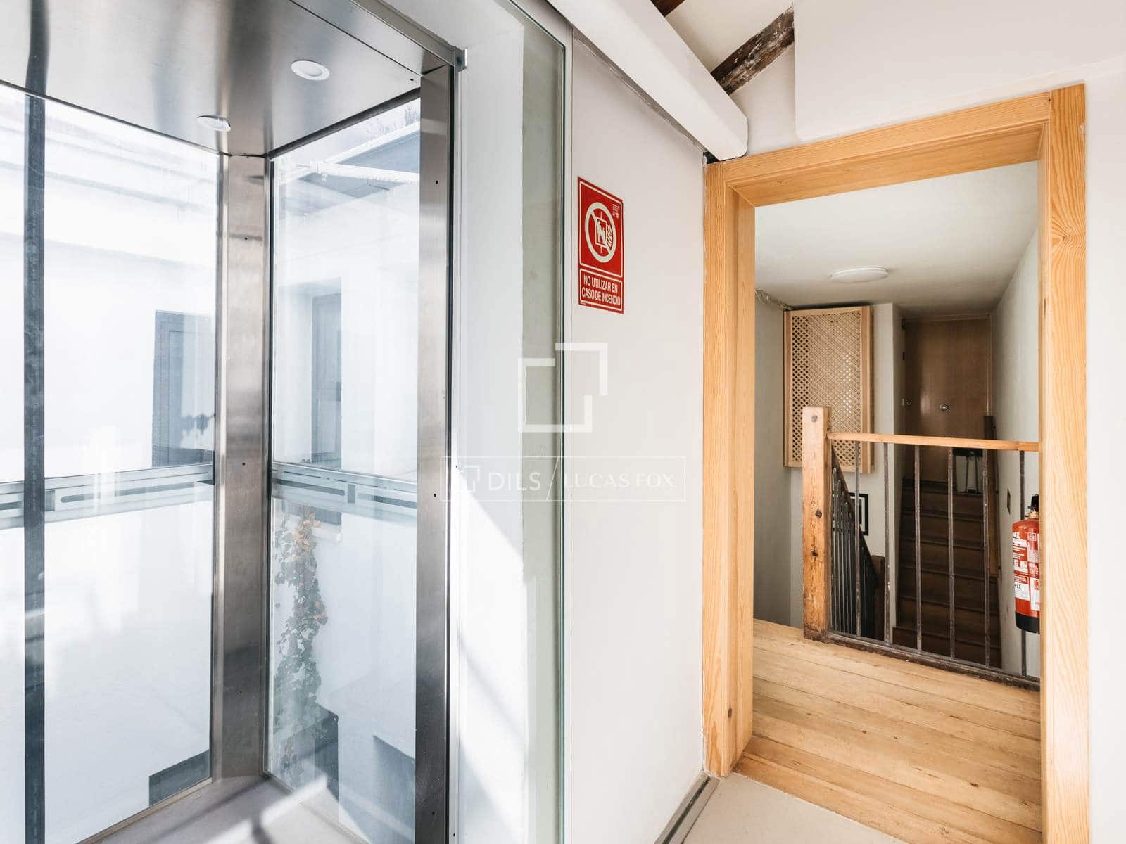 2 makuuhuone Kattohuoneisto vuokrattavana paikassa Madrid kaupunki - 1 800 € (Ref: 9634717)