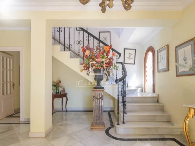 6 makuuhuone Huvila myytävänä paikassa Málaga kaupunki mukana uima-altaan 
autotalli - 1 700 000 € (Ref: 9634718)