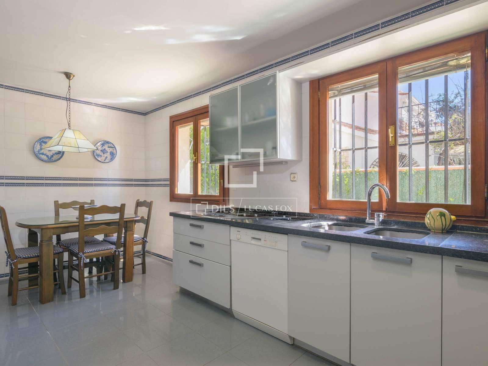 6 makuuhuone Huvila myytävänä paikassa Malaga kaupunki mukana uima-altaan 
autotalli - 1 700 000 € (Ref: 9634718)