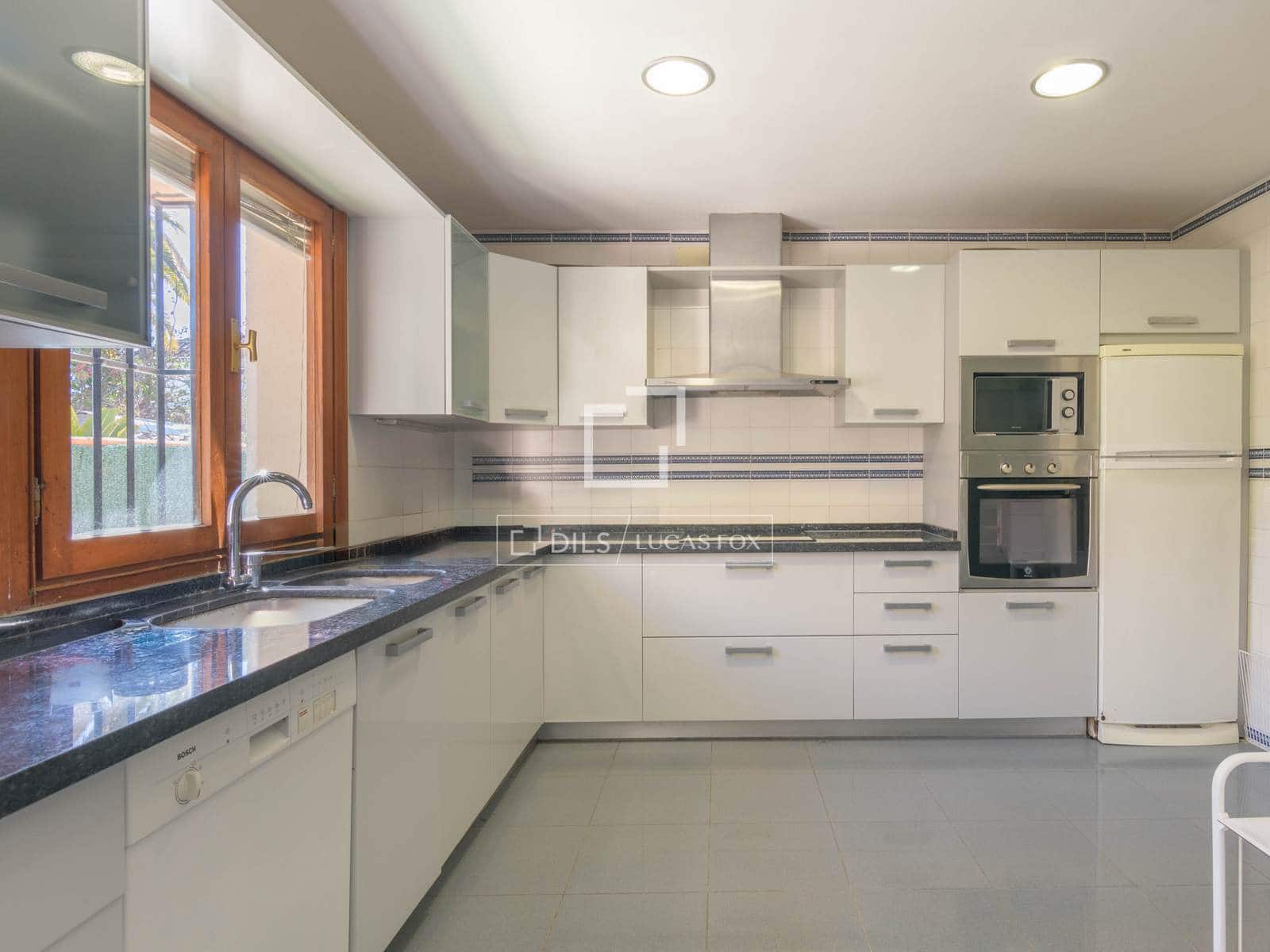 6 makuuhuone Huvila myytävänä paikassa Malaga kaupunki mukana uima-altaan 
autotalli - 1 700 000 € (Ref: 9634718)