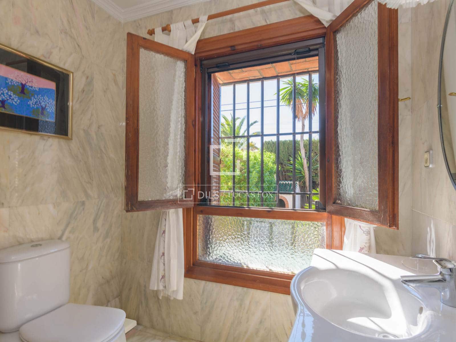 6 makuuhuone Huvila myytävänä paikassa Malaga kaupunki mukana uima-altaan 
autotalli - 1 700 000 € (Ref: 9634718)