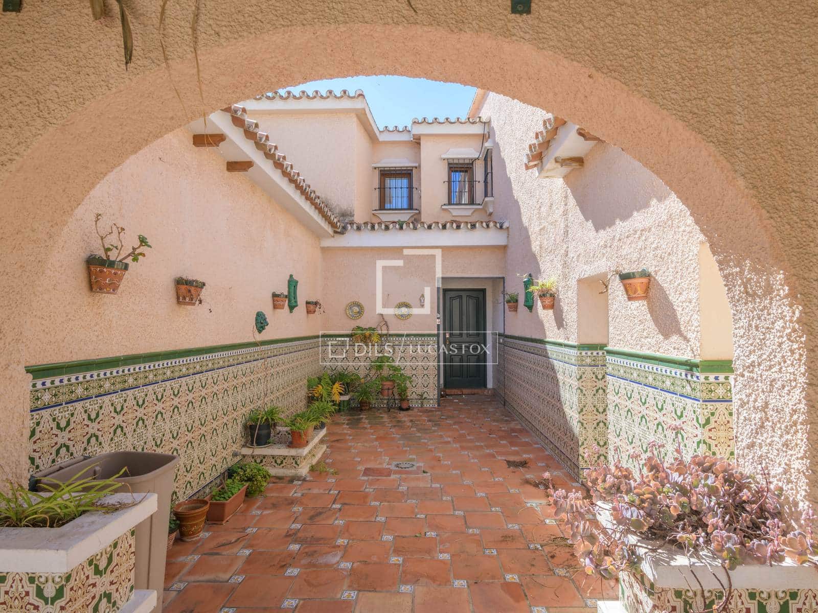 6 makuuhuone Huvila myytävänä paikassa Malaga kaupunki mukana uima-altaan 
autotalli - 1 700 000 € (Ref: 9634718)