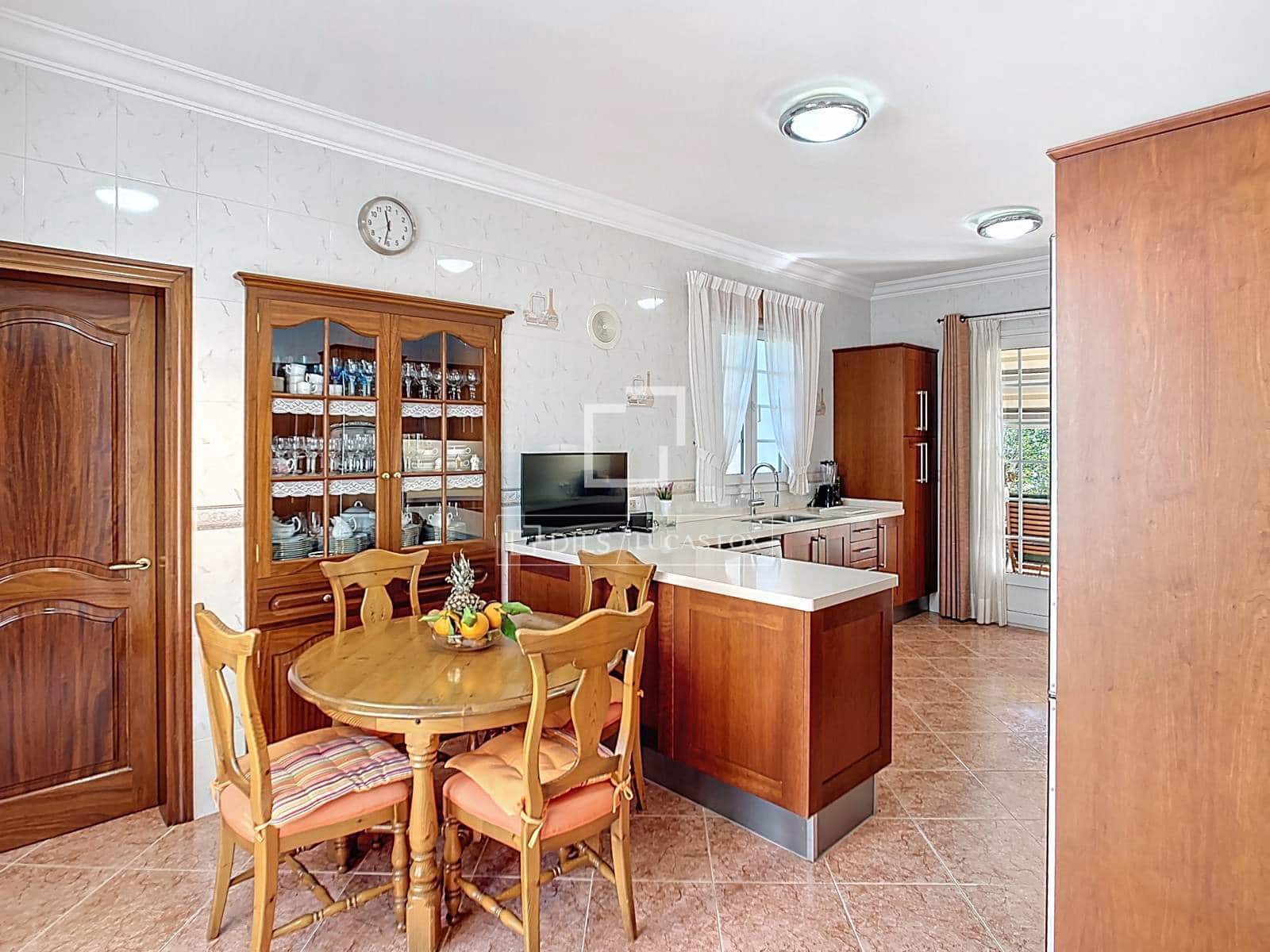 Chalet de 3 habitaciones en Ciutadella de Menorca en venta con piscina garaje - 1.450.000 € (Ref: 9634920)