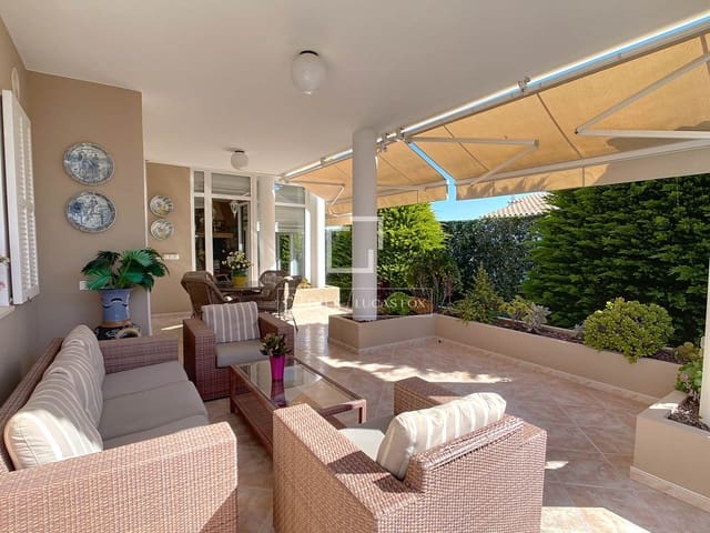 Chalet de 3 habitaciones en Ciutadella de Menorca en venta con piscina garaje - 1.450.000 € (Ref: 9634920)