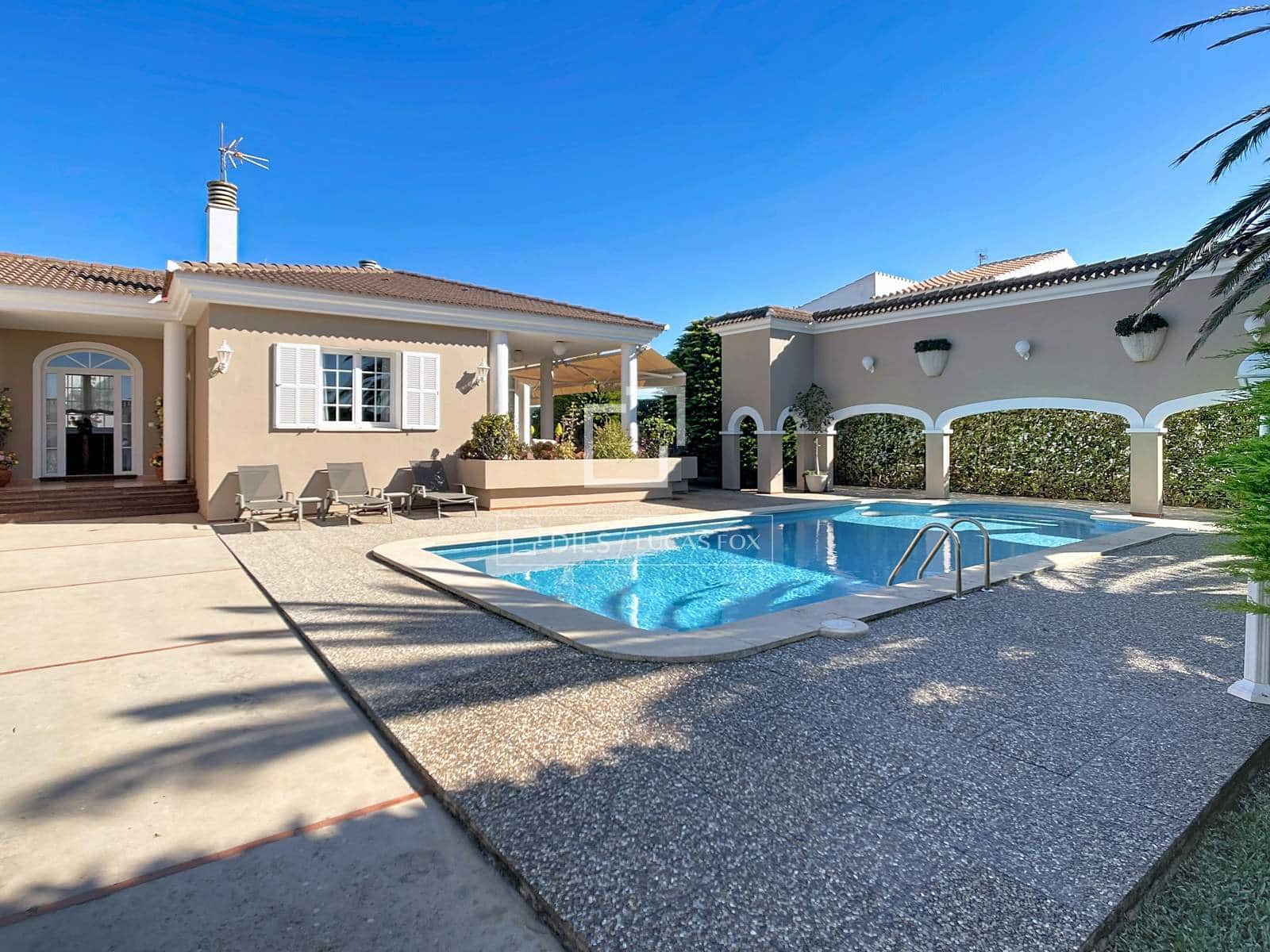 Chalet de 3 habitaciones en Ciutadella de Menorca en venta con piscina garaje - 1.450.000 € (Ref: 9634920)