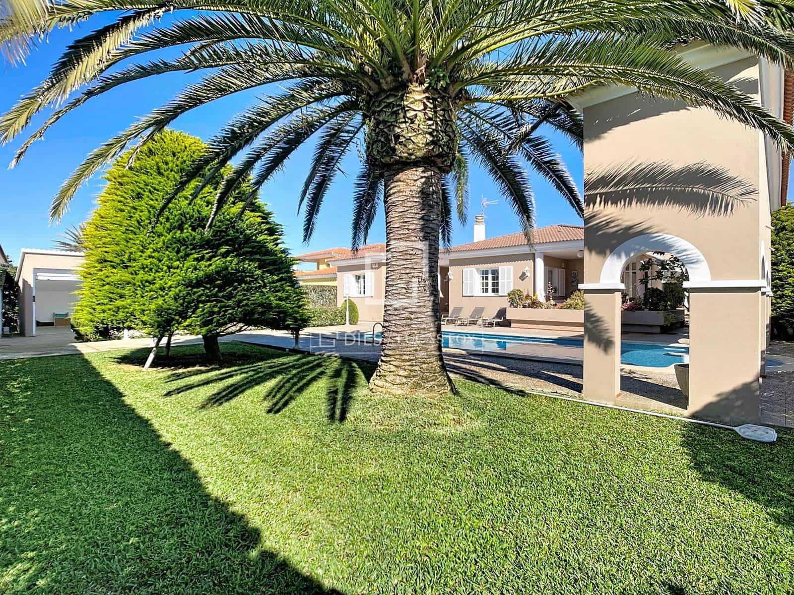 Chalet de 3 habitaciones en Ciutadella de Menorca en venta con piscina garaje - 1.450.000 € (Ref: 9634920)