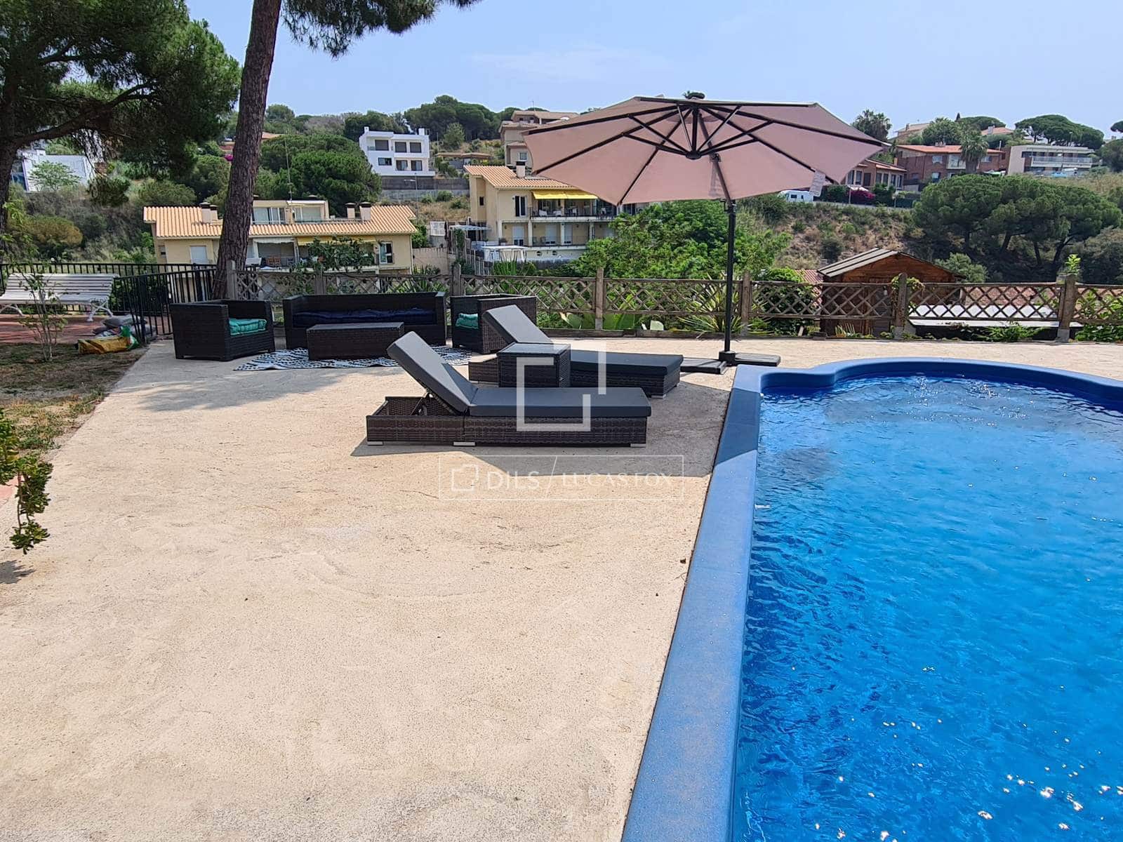 7 soverom Villa til salgs i Arenys de Mar med svømmebasseng garasje - € 855 000 (Ref: 9634921)