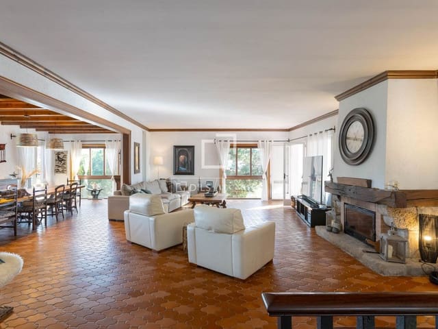 7 soverom Villa til salgs i Arenys de Mar med svømmebasseng garasje - € 855 000 (Ref: 9634921)