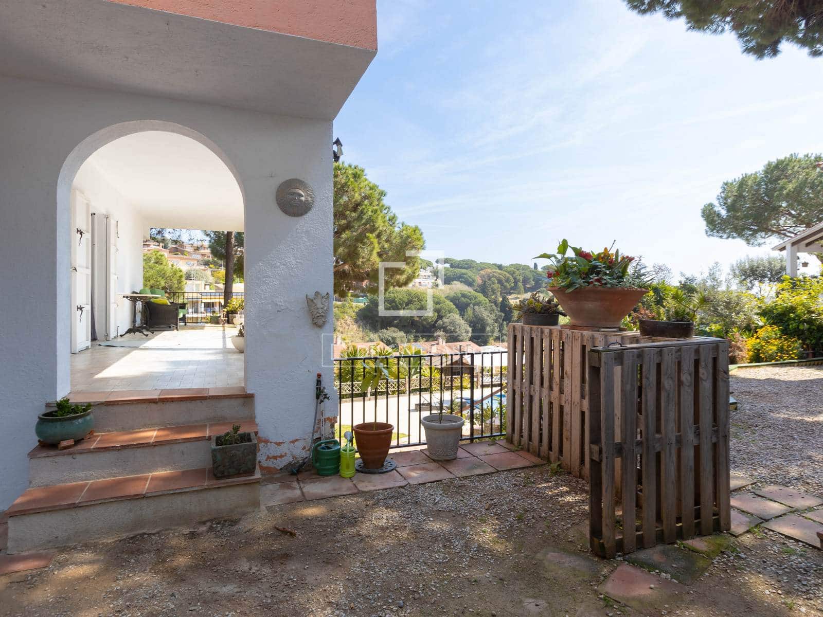 7 slaapkamer Villa te koop in Arenys de Mar met zwembad garage - € 855.000 (Ref: 9634921)