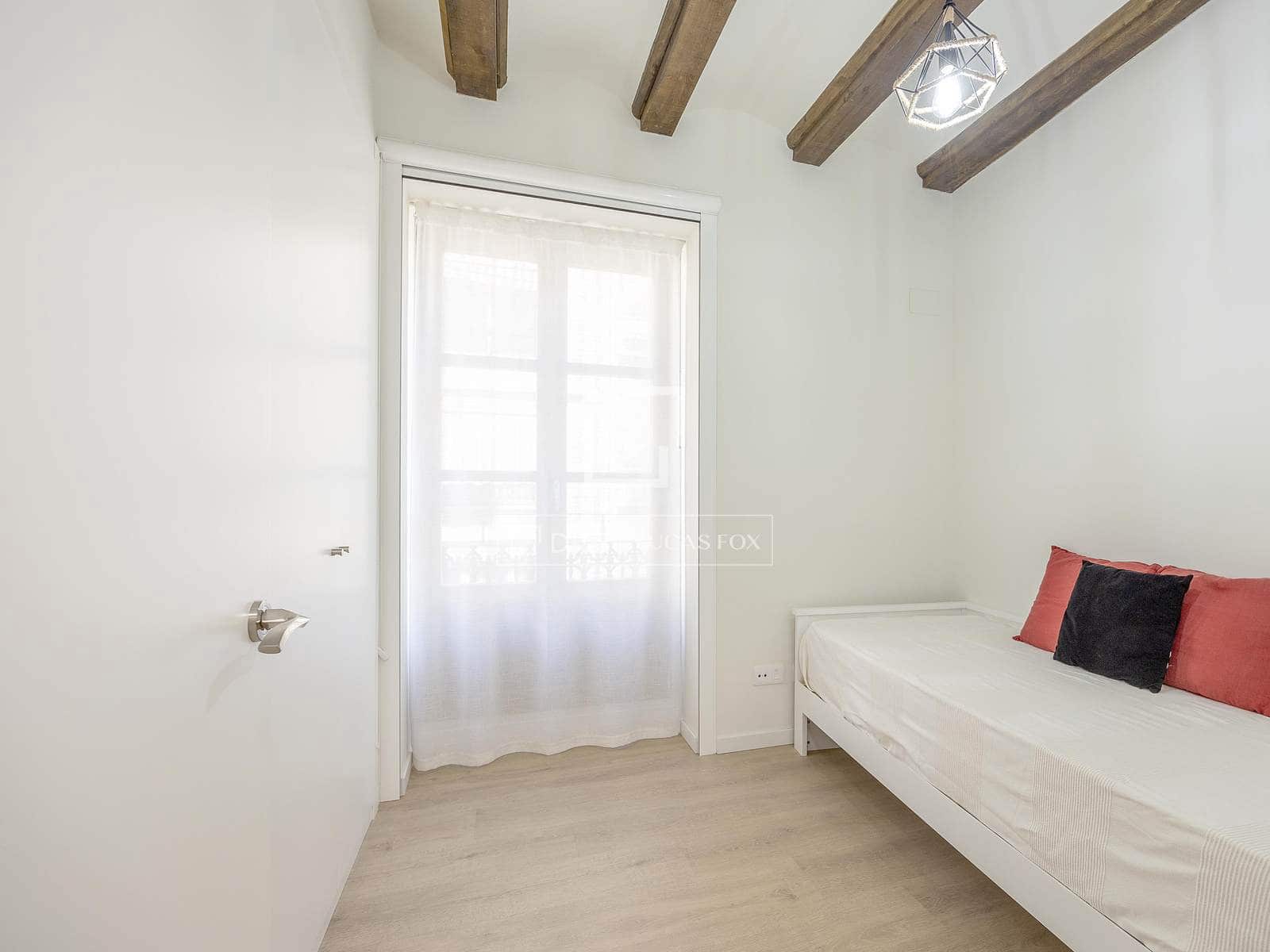 Apartamento de 3 habitaciones en València ciudad en alquiler - 2.350 € (Ref: 9634922)