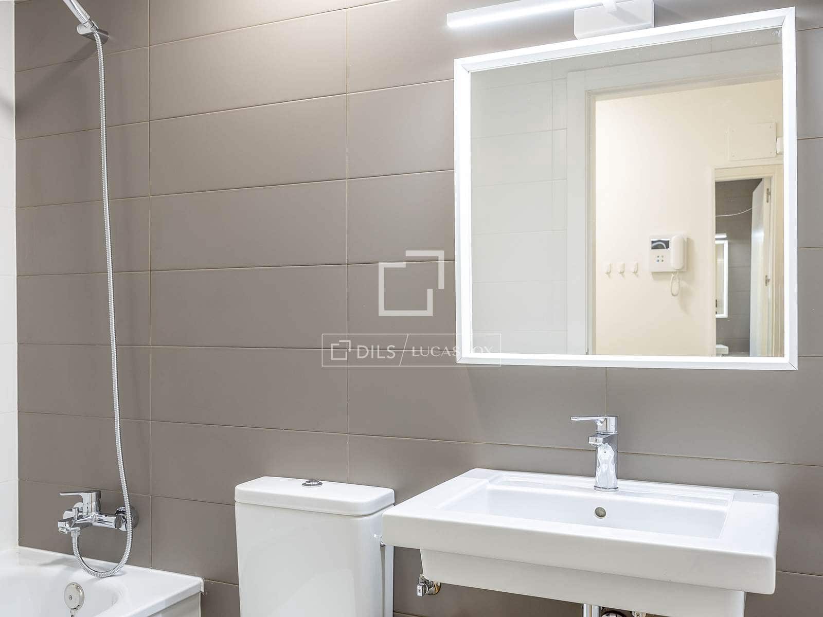 Apartamento de 3 habitaciones en València ciudad en alquiler - 2.350 € (Ref: 9634922)