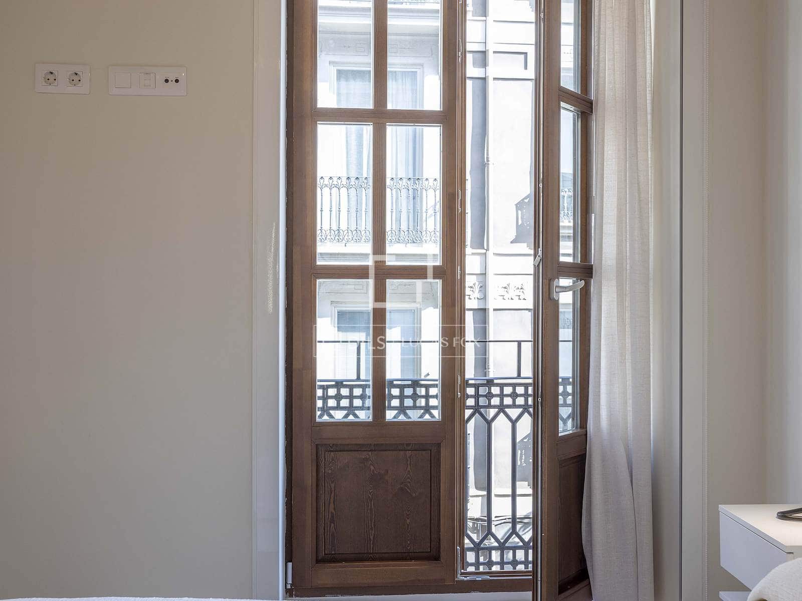 Apartamento de 3 habitaciones en València ciudad en alquiler - 2.350 € (Ref: 9634922)