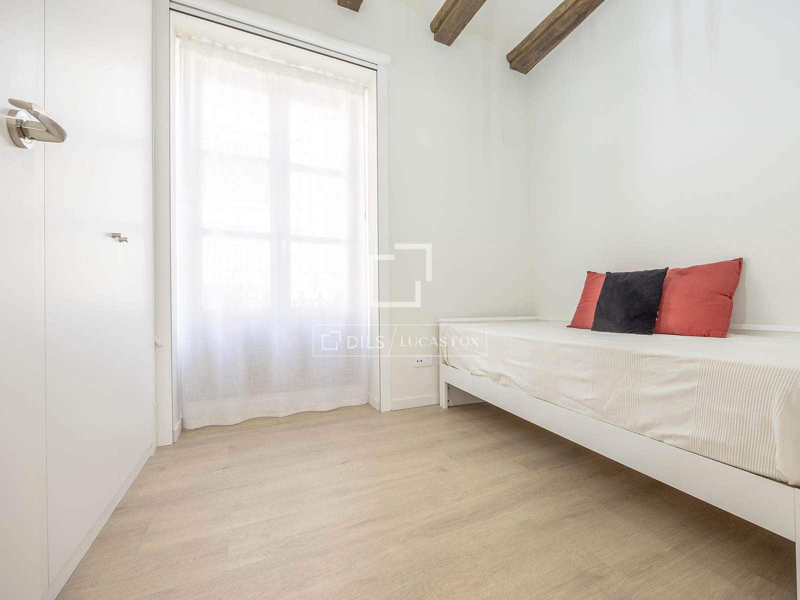 Apartamento de 3 habitaciones en València ciudad en alquiler - 2.350 € (Ref: 9634922)