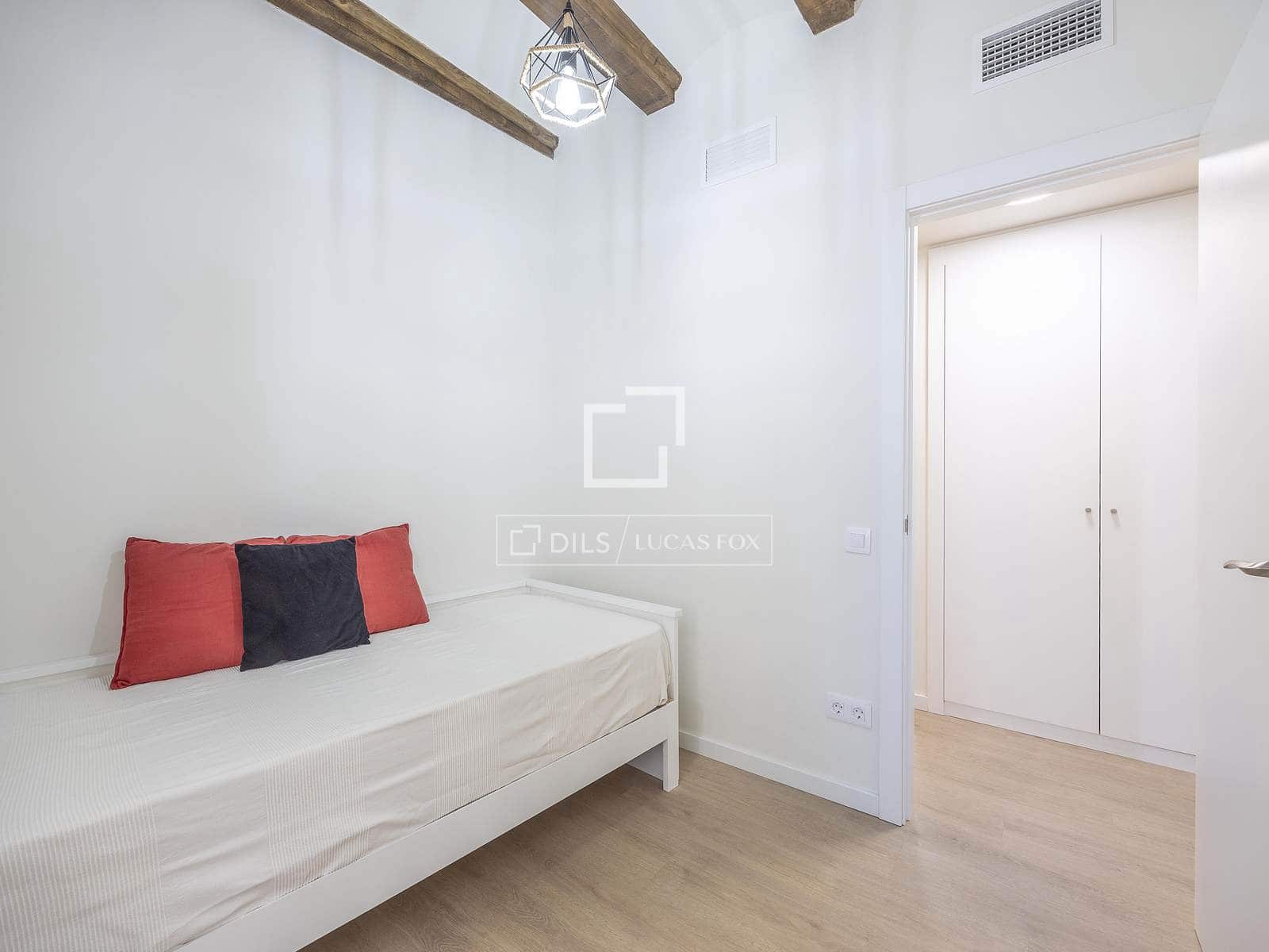 Apartamento de 3 habitaciones en València ciudad en alquiler - 2.350 € (Ref: 9634922)
