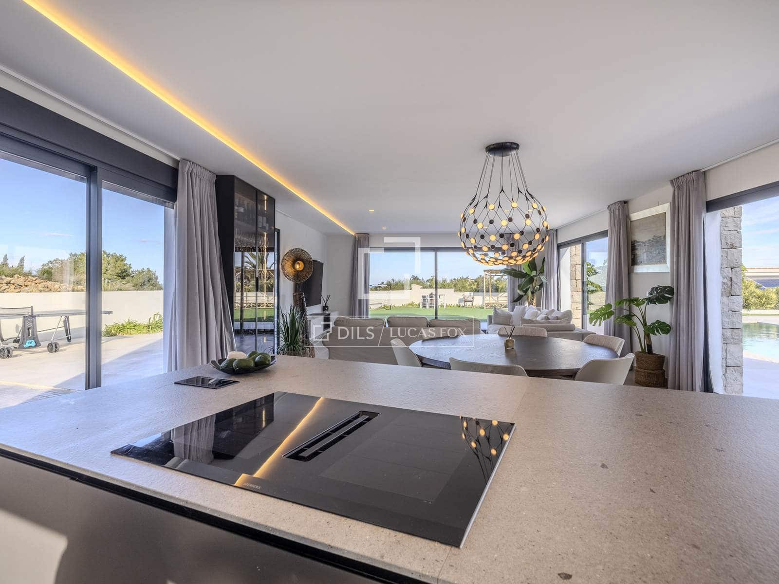 4 slaapkamer Villa te koop in Denia met zwembad garage - € 1.795.000 (Ref: 9635017)