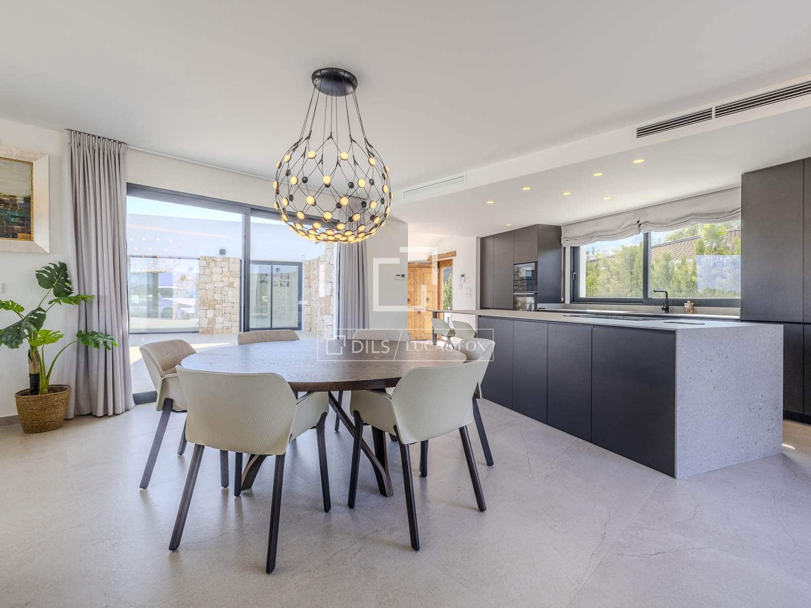 4 slaapkamer Villa te koop in Denia met zwembad garage - € 1.795.000 (Ref: 9635017)