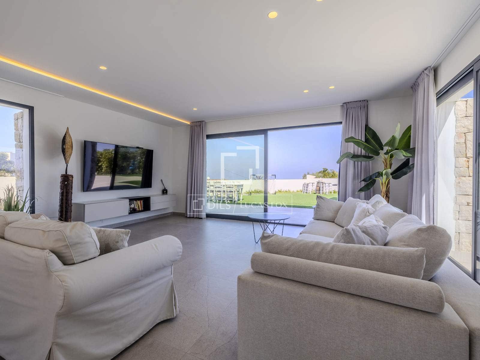 4 slaapkamer Villa te koop in Denia met zwembad garage - € 1.795.000 (Ref: 9635017)