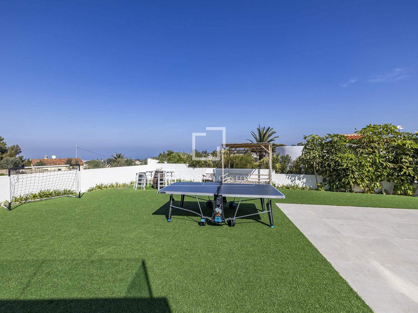 4 slaapkamer Villa te koop in Denia met zwembad garage - € 1.795.000 (Ref: 9635017)