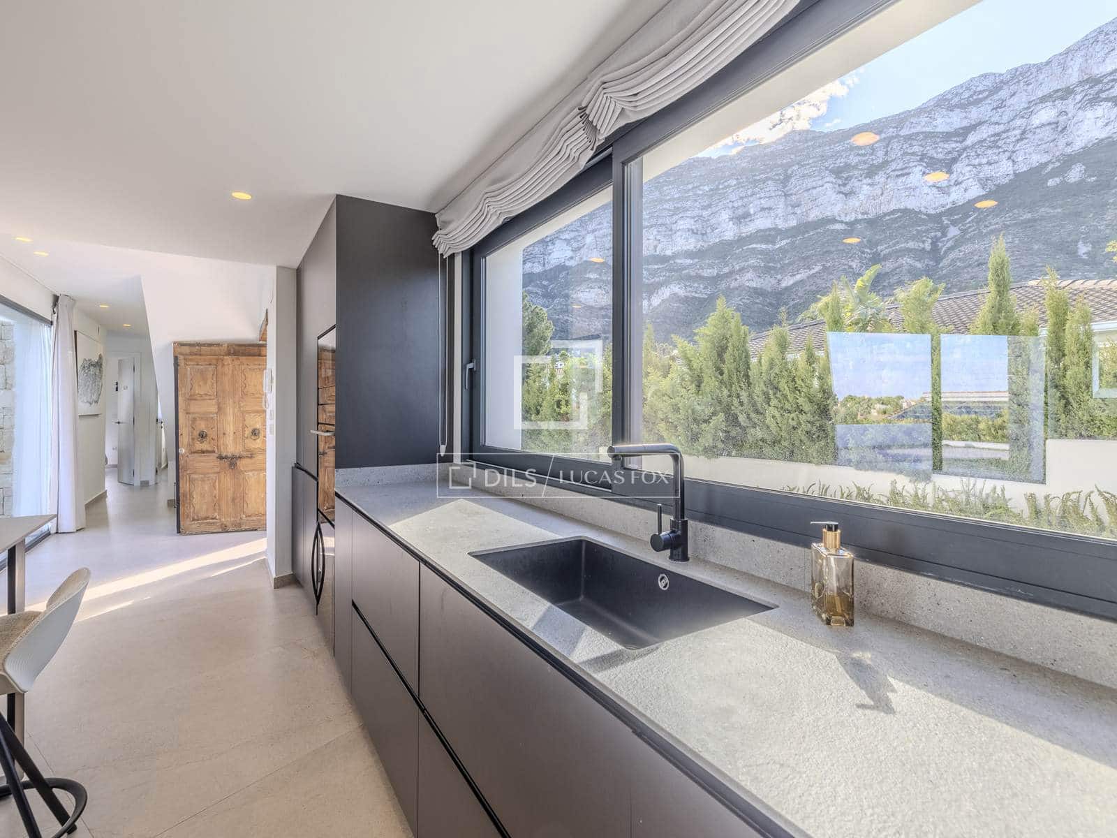 4 slaapkamer Villa te koop in Denia met zwembad garage - € 1.795.000 (Ref: 9635017)