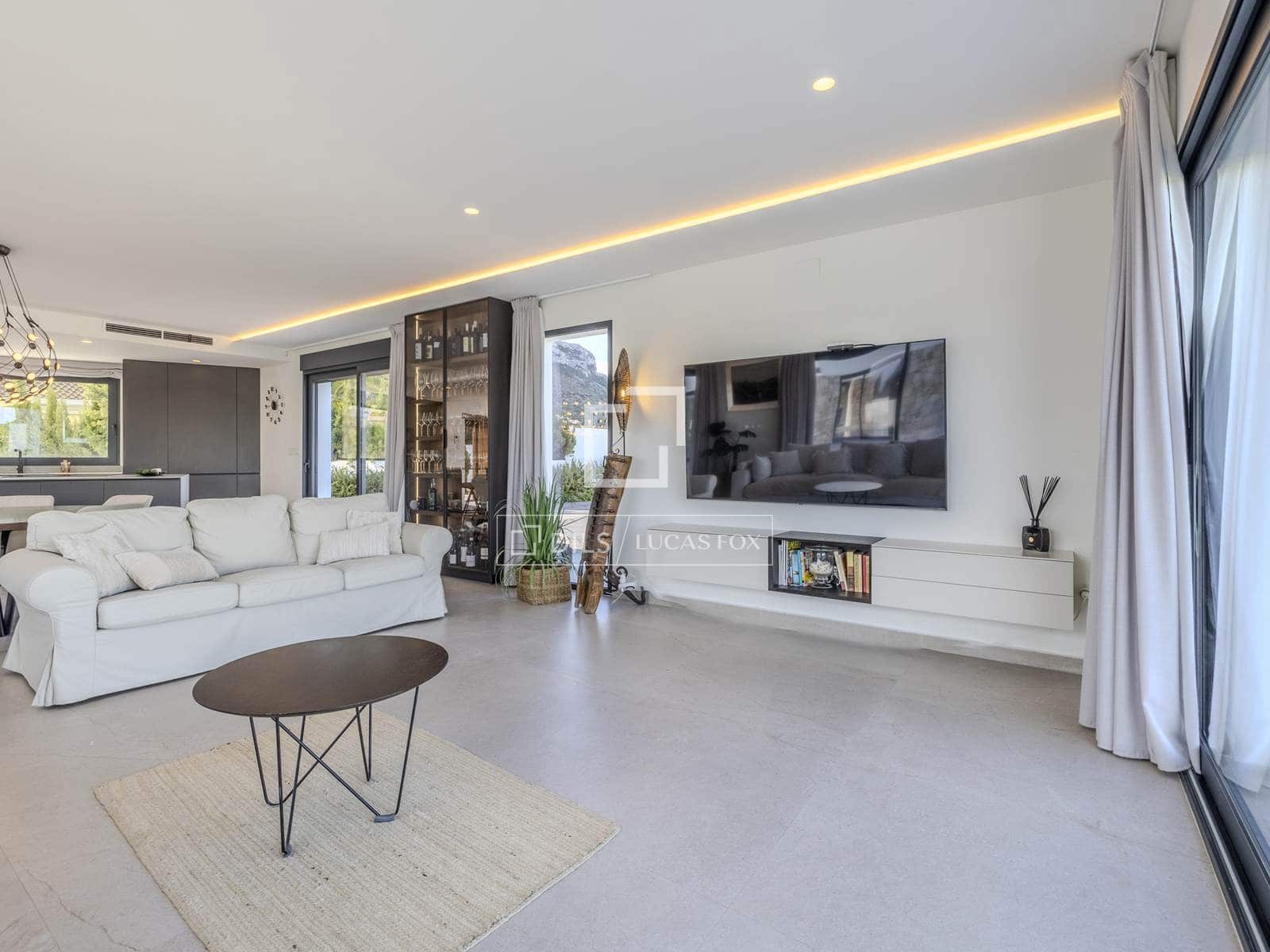 4 slaapkamer Villa te koop in Denia met zwembad garage - € 1.795.000 (Ref: 9635017)