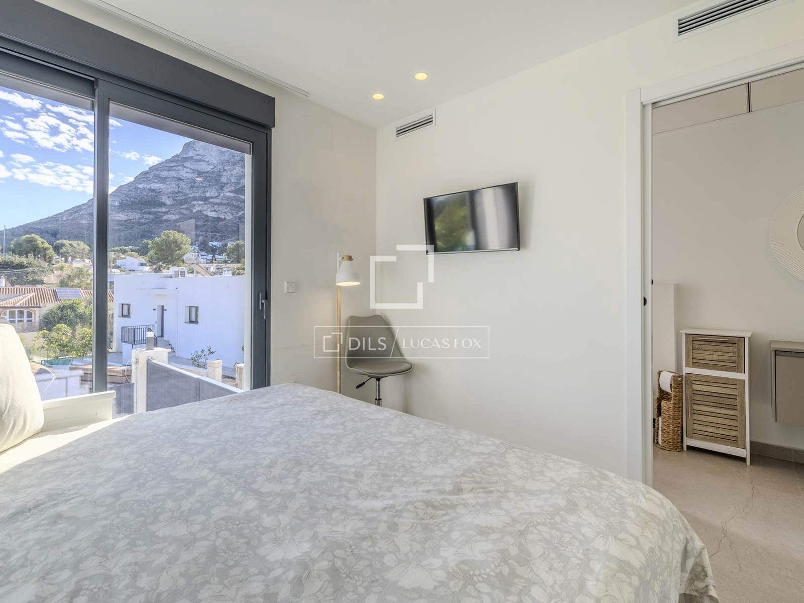 4 slaapkamer Villa te koop in Denia met zwembad garage - € 1.795.000 (Ref: 9635017)