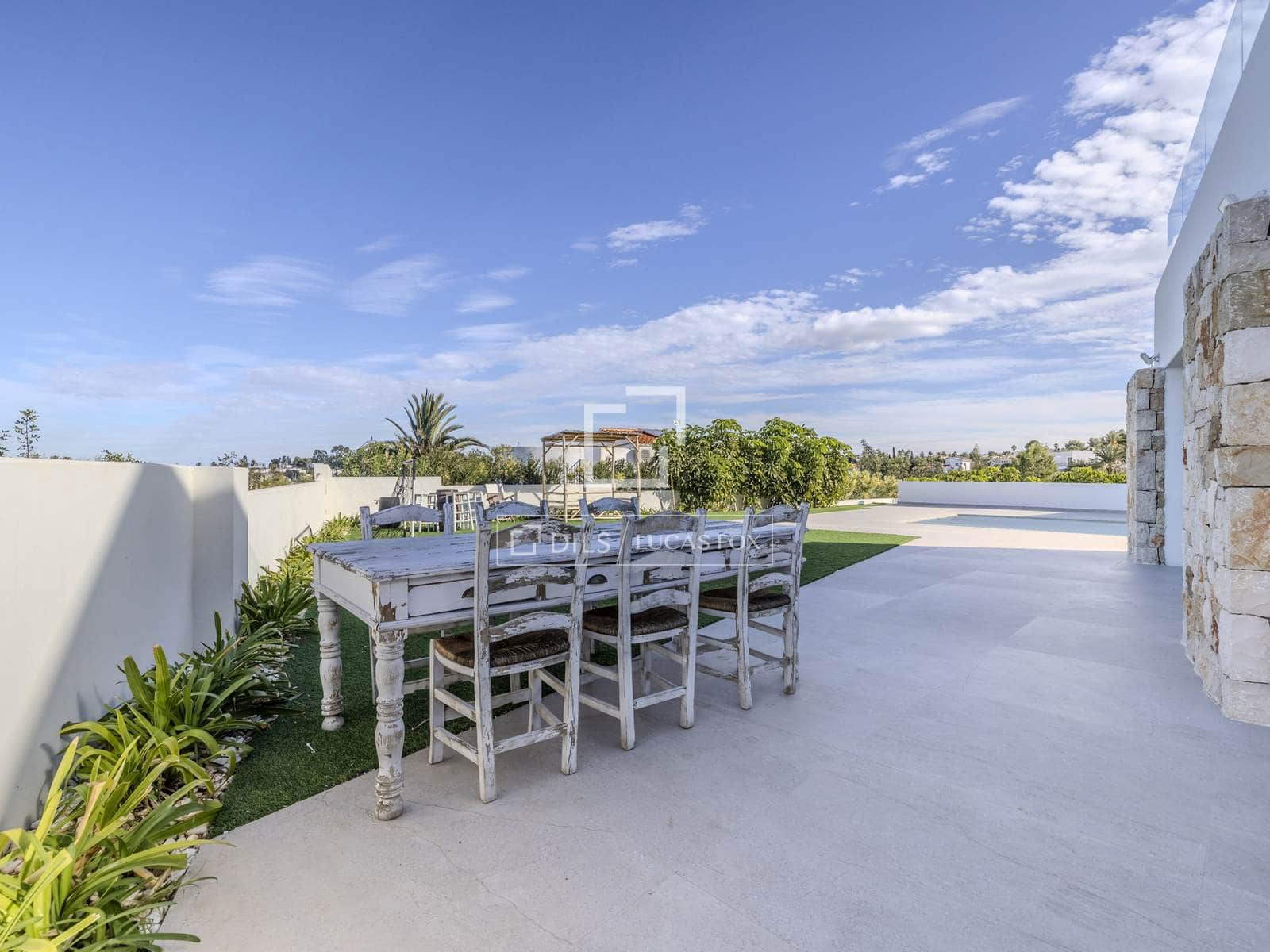 4 slaapkamer Villa te koop in Denia met zwembad garage - € 1.795.000 (Ref: 9635017)