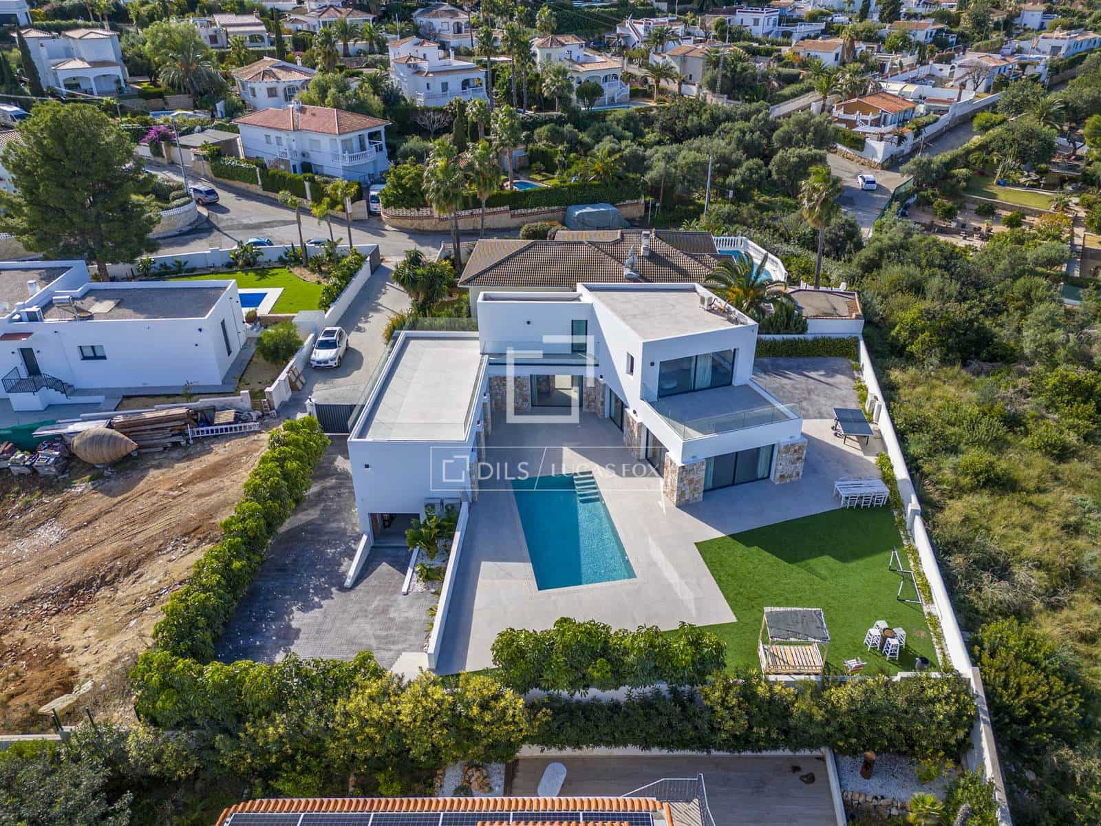 4 slaapkamer Villa te koop in Denia met zwembad garage - € 1.795.000 (Ref: 9635017)