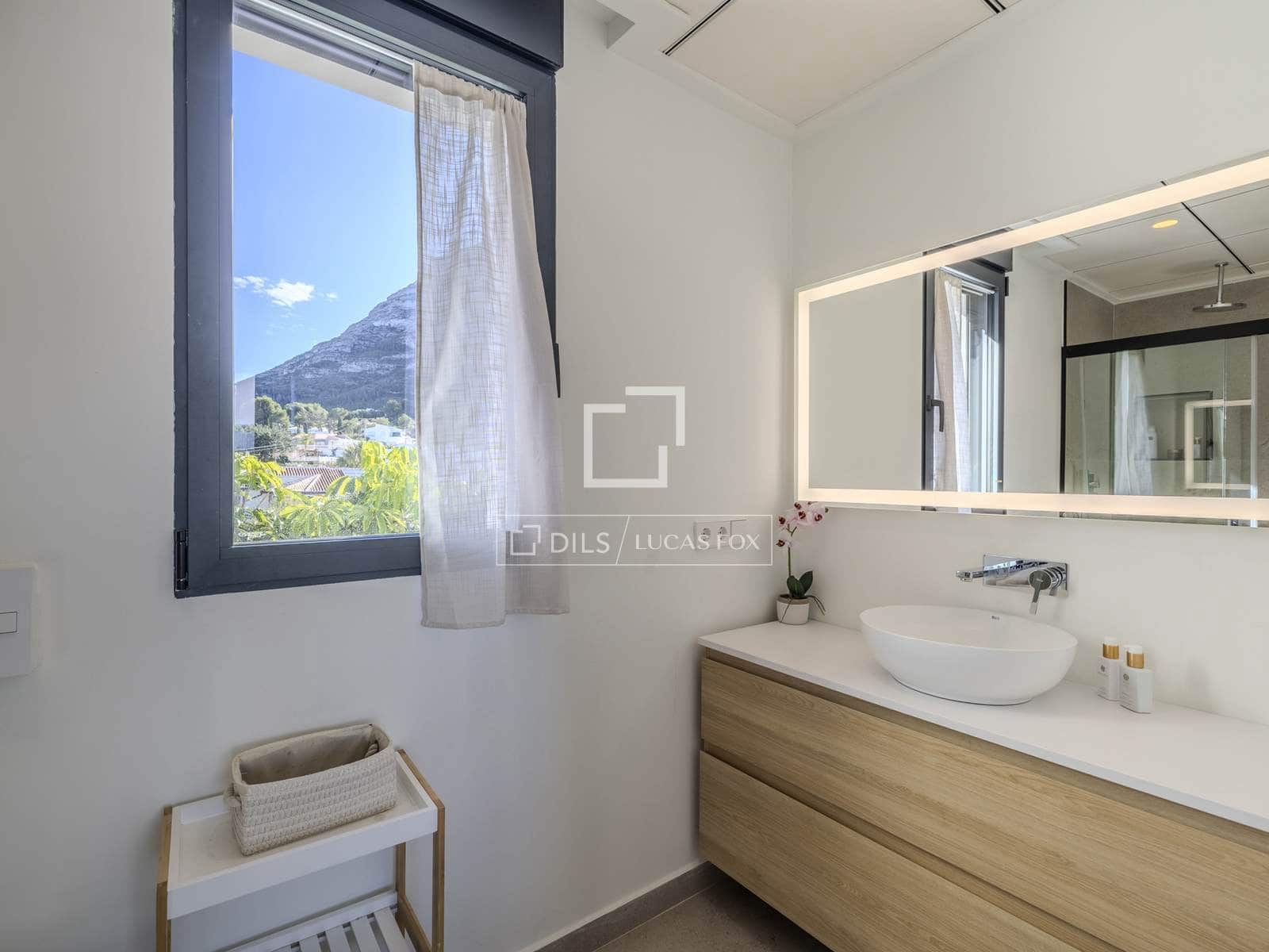 4 slaapkamer Villa te koop in Denia met zwembad garage - € 1.795.000 (Ref: 9635017)