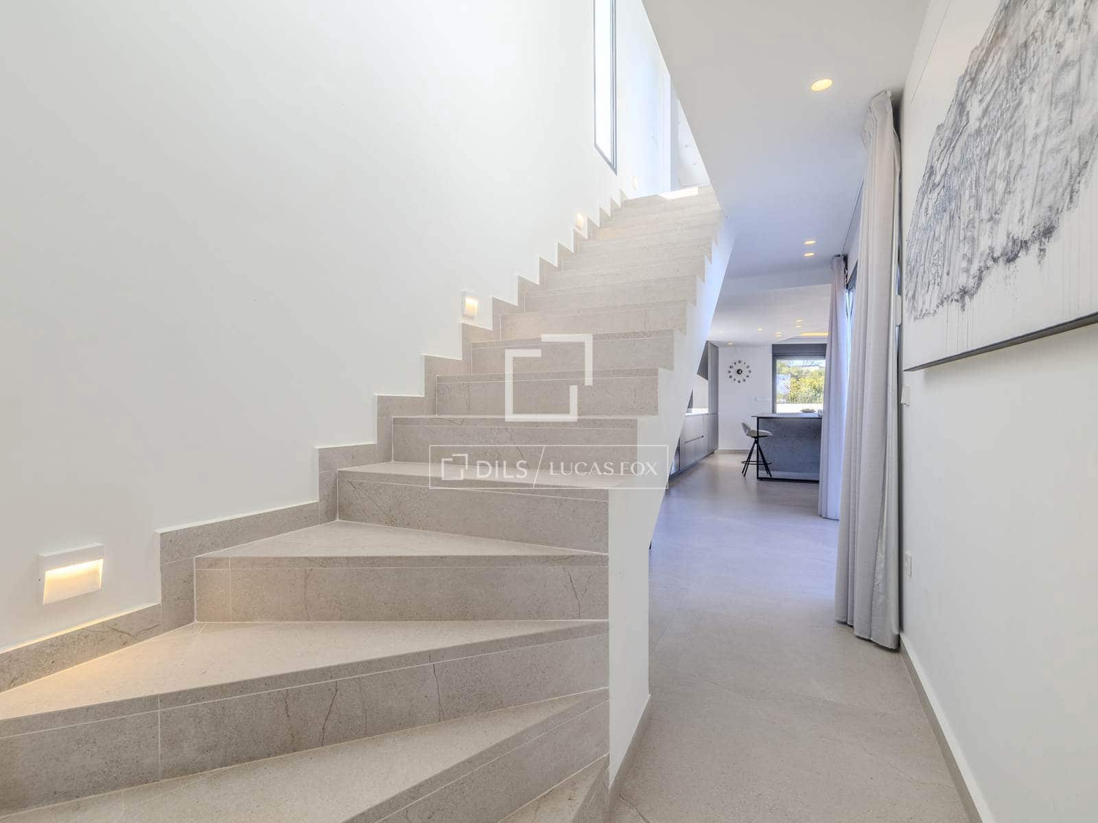 4 slaapkamer Villa te koop in Denia met zwembad garage - € 1.795.000 (Ref: 9635017)